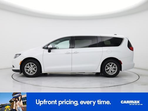 White 2022 Chrysler Voyager LX
