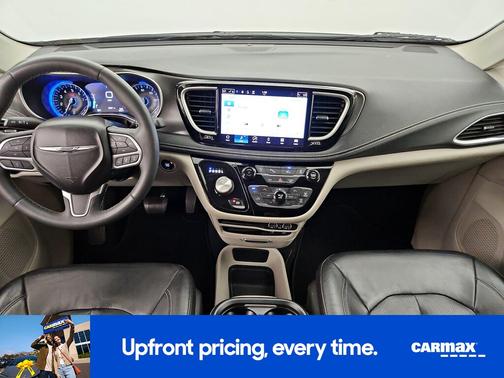 White 2022 Chrysler Pacifica Touring L