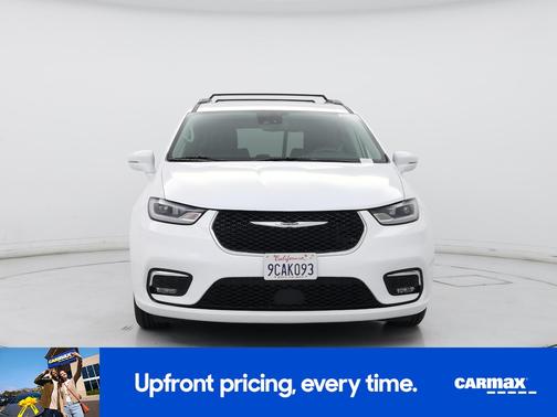 White 2022 Chrysler Pacifica Touring L