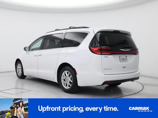 White 2022 Chrysler Pacifica Touring L