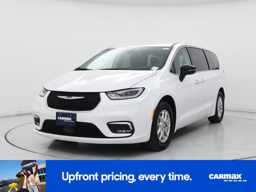 White 2024 Chrysler Pacifica Touring L