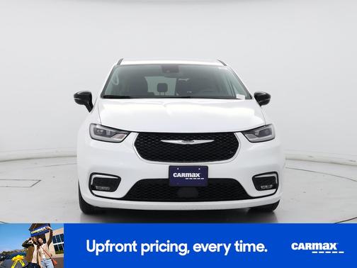 White 2024 Chrysler Pacifica Touring L