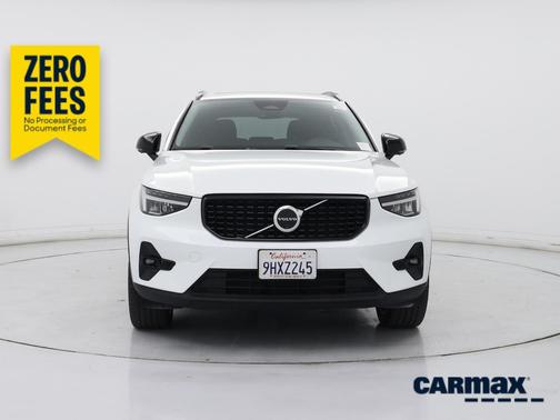 White 2023 Volvo XC40 B5 Plus Dark Theme