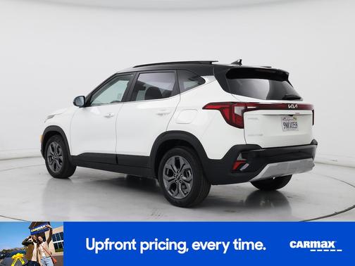 White 2024 Kia Seltos S