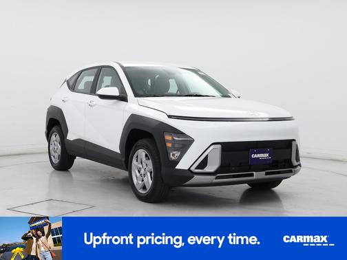 White 2025 Hyundai KONA SE