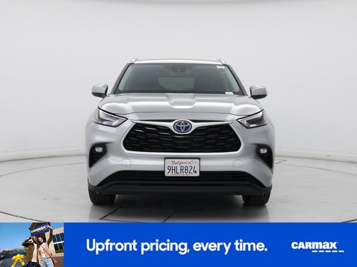 Silver 2023 Toyota Highlander Hybrid XLE