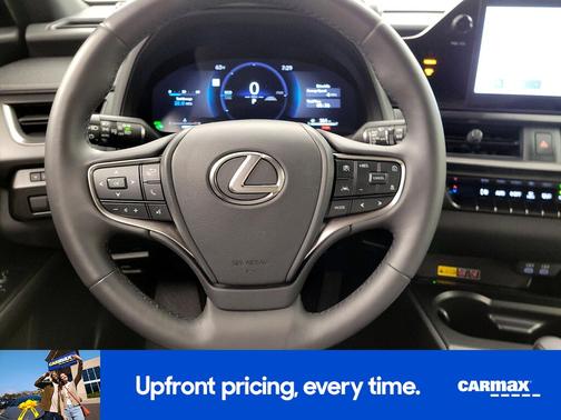 2025 Lexus UX 300h F-SPORT Design