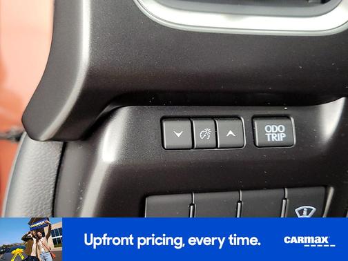 2025 Lexus UX 300h F-SPORT Design