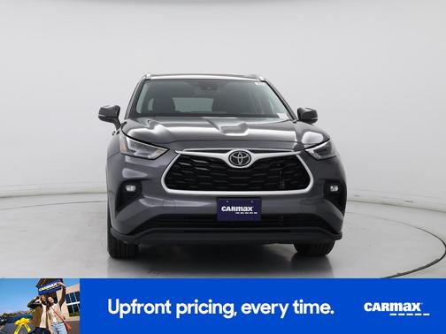 Gray 2024 Toyota Highlander XLE
