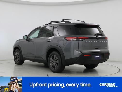 2022 Nissan Pathfinder SV