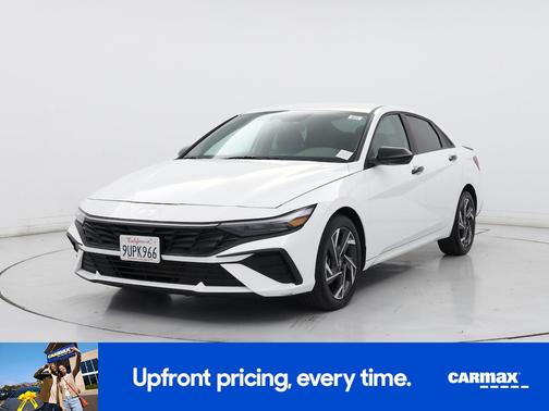 White 2025 Hyundai ELANTRA SEL Sport