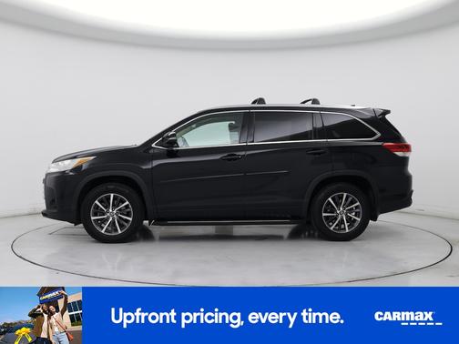 Black 2017 Toyota Highlander XLE