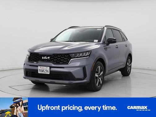Silver 2022 Kia Sorento S