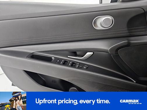 Black 2021 Hyundai ELANTRA SE
