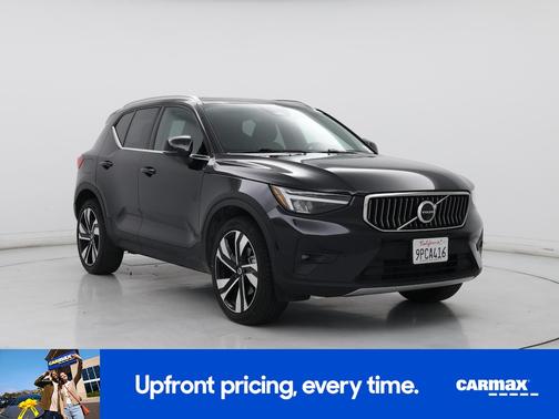 2025 Volvo XC40 B5 Plus Bright Theme