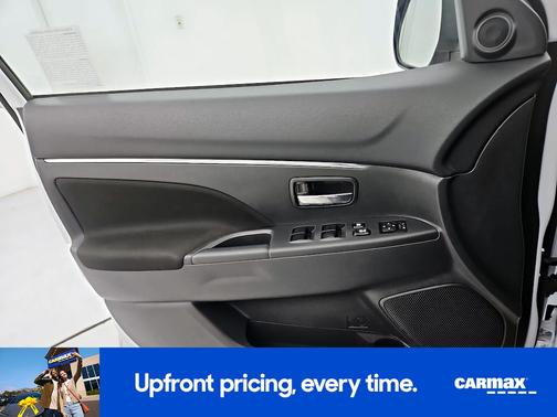 White 2023 Mitsubishi Outlander Sport LE