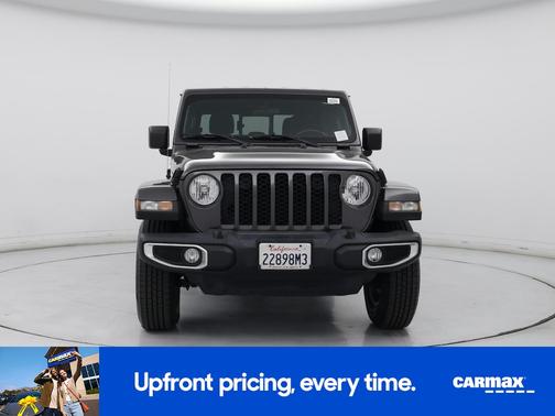 Gray 2022 Jeep Gladiator Sport