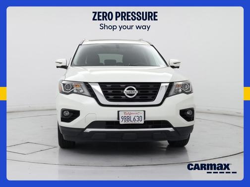 White 2018 Nissan Pathfinder SL
