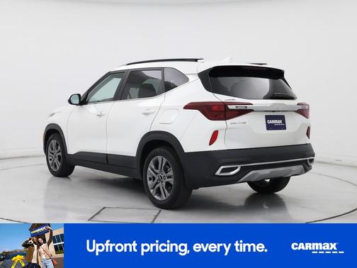 White 2023 Kia Seltos S