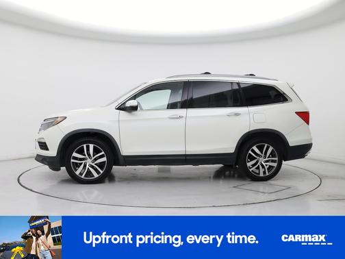 White 2017 Honda Pilot Elite