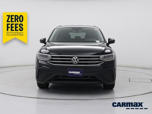 Black 2023 Volkswagen Tiguan SE