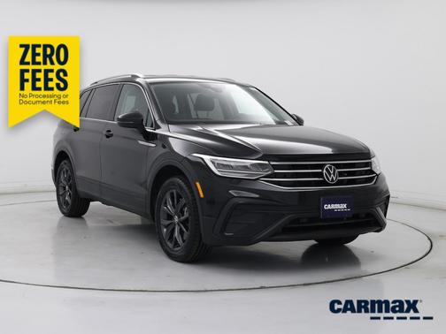 Black 2023 Volkswagen Tiguan SE