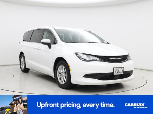 2022 Chrysler Voyager LX