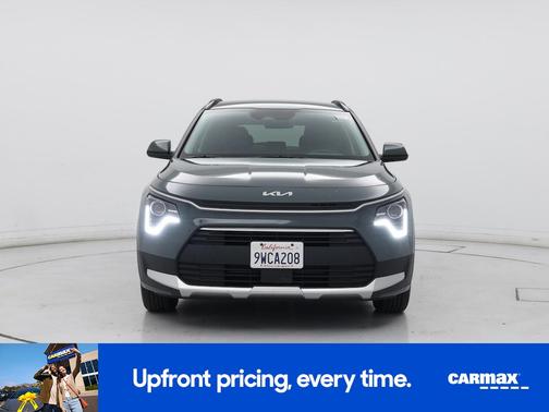 Green 2025 Kia Niro EX