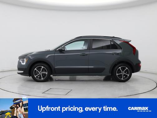 Green 2025 Kia Niro EX