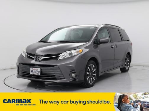 2018 Toyota Sienna XLE
