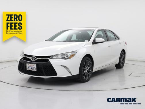 White 2015 Toyota Camry XSE