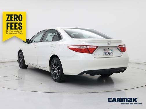 White 2015 Toyota Camry XSE