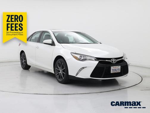 White 2015 Toyota Camry XSE