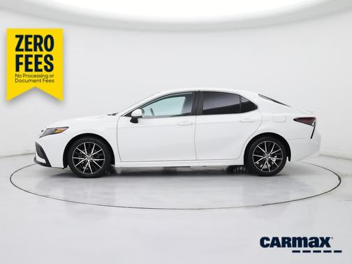 White 2021 Toyota Camry SE