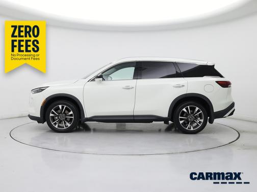 White 2023 INFINITI QX60 Luxe