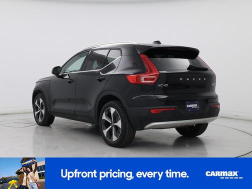 2025 Volvo XC40 B5 Plus Bright Theme
