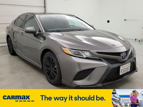 2020 Toyota Camry Hybrid SE