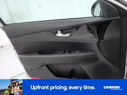 White 2022 Kia Forte GT-Line
