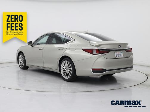 Gold 2019 Lexus ES 300h Luxury