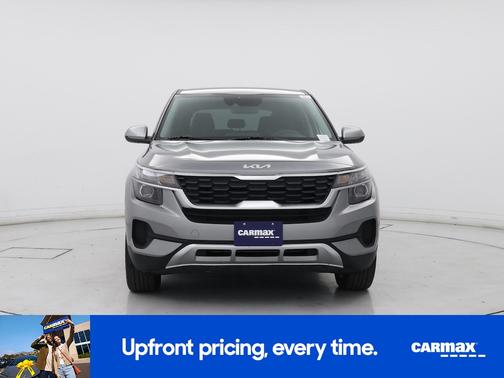 Gray 2023 Kia Seltos LX