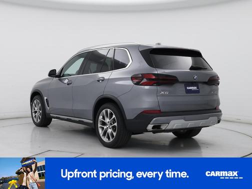Gray 2024 BMW X5 sDrive40i