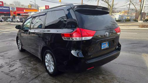2011 Toyota Sienna XLE