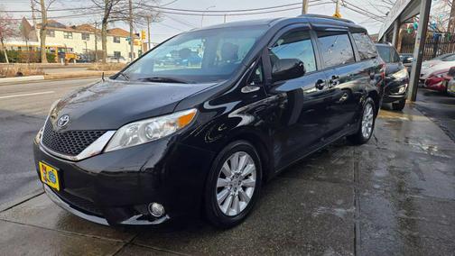 2011 Toyota Sienna XLE