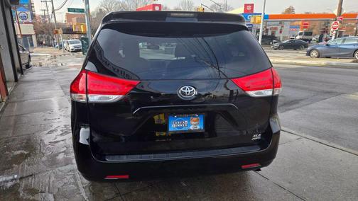 2011 Toyota Sienna XLE