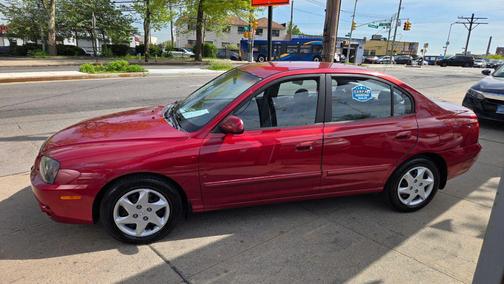 Red 2005 Hyundai ELANTRA GLS