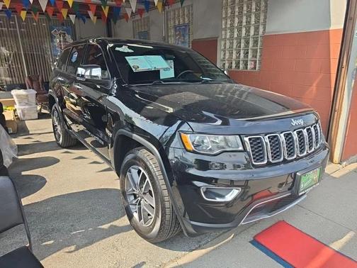 Diamond Black Crystal Pearlcoat 2019 Jeep Grand Cherokee Limited