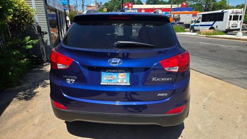 Blue 2011 Hyundai TUCSON GLS