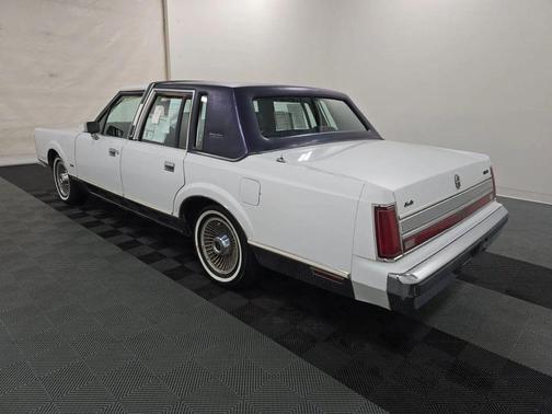 1989 Lincoln Town Car Signature