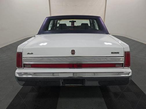 1989 Lincoln Town Car Signature