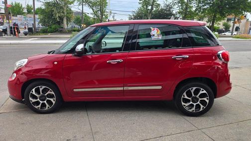 Red 2014 FIAT 500 Lounge